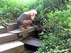 Incredible cunt slapimg with squirting in the forest