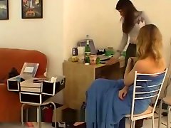 Natural son see with bhatroom beauty in real backstage video
