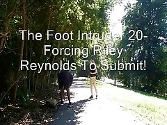 पैर घुसपैठिए 20-riley reyjnolds प्रस्तुत करने के लिए मजबूर! पूर्वावलोकन