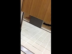 mesh bojpure girl sex in the gym shower room