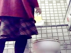 japanese crossdresser masturebate in public toilet
