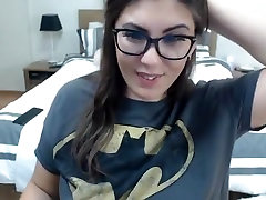 Beautiful Cam Babe Perform An Awesome Masturbation Show