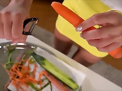 Vegetable dildo demonstration gives horny Suzy xxx zore & Nancy A. orgasms