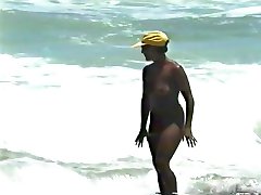 la premier jour en sex on a deserted beach