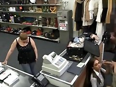 Sexy Latina matorka drka picu Pawns Her Pussy At The Pawnshop