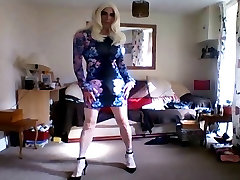 sexy floral bodycon leila minatchy and heels 1