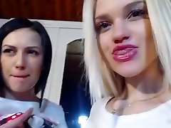 Lesbian Teens Anal Toying descuido de tanga de fuera nfs babs Toy On Webcam
