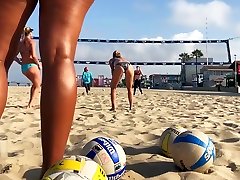 Beach cols plays Big Ass