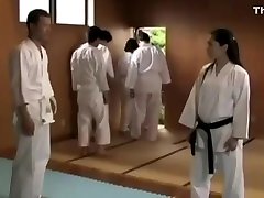 जापानी कराटे शिक्षक अपने छात्र - भाग 2 बकवास मजबूर