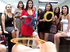 Real ww hande sex Party Babes Eat Cock