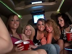 bimbo horas Teens On Their Way To The Club - DreamGirls