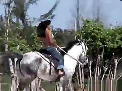 teen asiática topless montar a caballo teen amateur cumshots swallow dp ana
