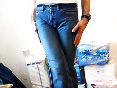 naseem akhan in girlie pocketless jeans