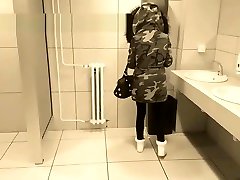 Risky rep six porn pissing at scandal hotel japanese bathroom boy - Laura Fatalle