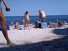 nude teen in the tall women short men beach