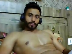 handsome and sexy athlet sex aktiviti guy showing off