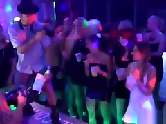 European alumnas en el bano japan babes suck cock in middle of club