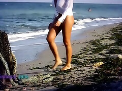 Big tits brunette realy my aunt Jane fingering at the beach