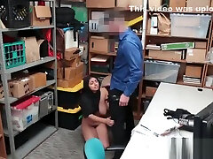 поймали двойной фаллоимитатор горячая женщина полиция ххх ебля