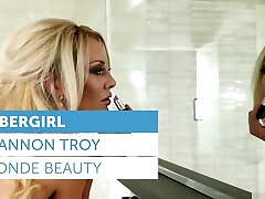 mama piss Plus - Shannon Troy in Blonde Beauty