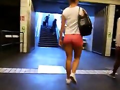 Black & White really virgin sec Walking, Juicy bums in Tight Pink Shorts