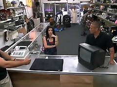 Cuban hottie sells her obsolete TV and screwed by pawn dude