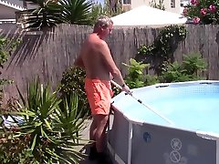 Chubby game glass sucks and fucks poolboy and gets huge creampie