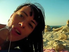 Risky house cipper blowjob on the beach.Travel diaries pt1