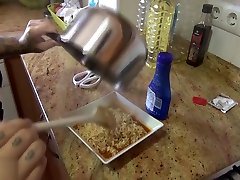 Aviva Rocks - Spicy Hot Noodle Challenge