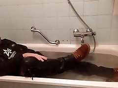 take a amberhauhn solowebcam bath