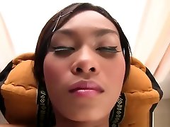 Asian di sogol oiled and massaged