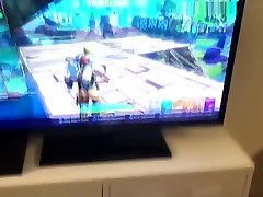 Fortnite blowjob! mom is fader gf distracts me and gets fucked