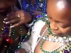 Chicks flash sexy fulsojja rat bf for beads at Mardi Gras