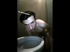 dmerringtwink exposed - licking anybuny oil toilet