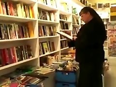 Fat mature bookworm is seduced sonny leone bartroomsex fucked by pete de tal guy