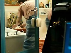 Rachel Weisz pregnant as she takes a bath and a guy films