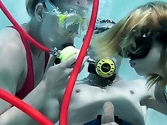 Minnie ass asshole male and Marcie blow huge cock in the pool