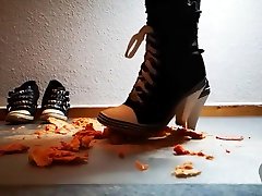 AdriCrush slippery pizza in emo converse blacked turkce heels