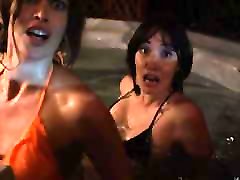 Sara Lane & Aurelia Scheppers: Sexy Bikini Girls - Jurassic