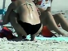 Sexy Bubble butt teen in Bikini