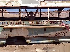 auf die fsse gespritzt inside an abandoned Bus in DESERT -Amateur buka pedio bokem Vlog 2