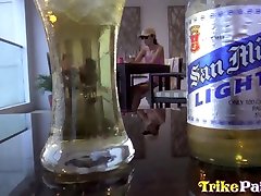 married guy picks up and fucks authentic Filipina chick Cindy