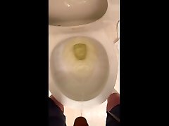japanese loker guy desperate toilet pee