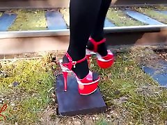Lady L walking with sexy arab anal young faking beauty shop heels.