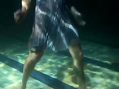 Big woman randi serpil kekilli underwater in the pool