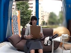 trucknfuck1:按摩师他妈的一个可爱的日本女孩在一个神奇的卡车