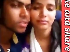 chaud baisers indien amant collège ami
