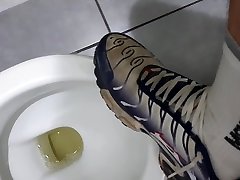 tn rekins sma mulus 1 in public toilets