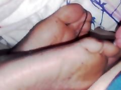 Cum on nylon feet