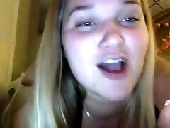 Big boob rep girl hei up masturbates on webcam